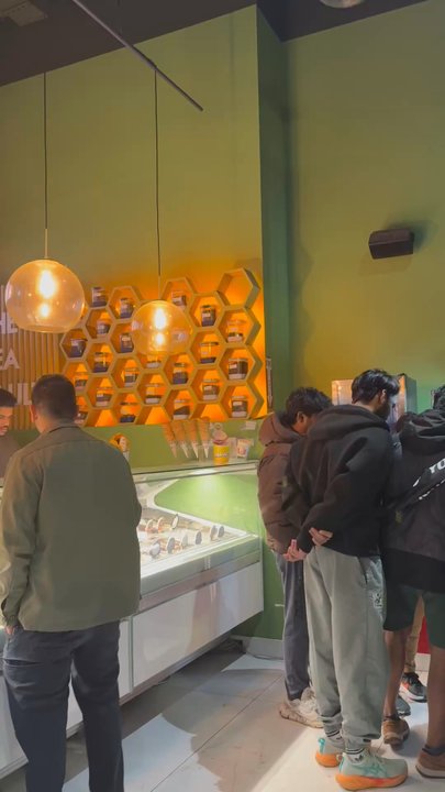 Harvy's - Inside - Ice Cream & Frozen Yogurt Near Me - Jersey City, New Jersey