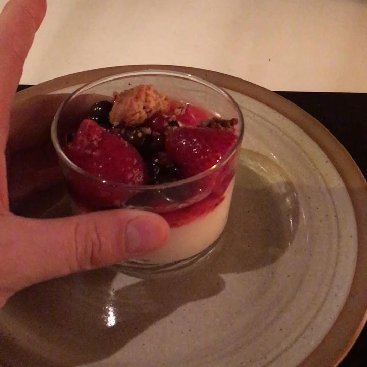 Bar Tomate - Warm mascarpone with red berries and lemon pie! - Signature Cuisine Near Me - Madrid, M