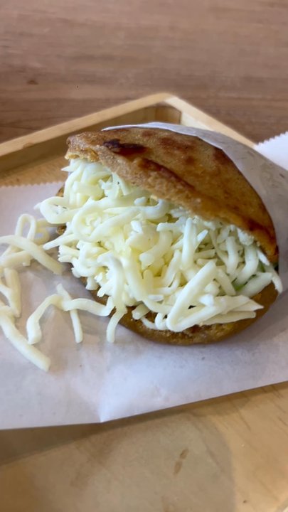 Fresh Salad - arepa with mozzarella and avocado - Juice Bars & Smoothies Near Me - Doral, Florida
