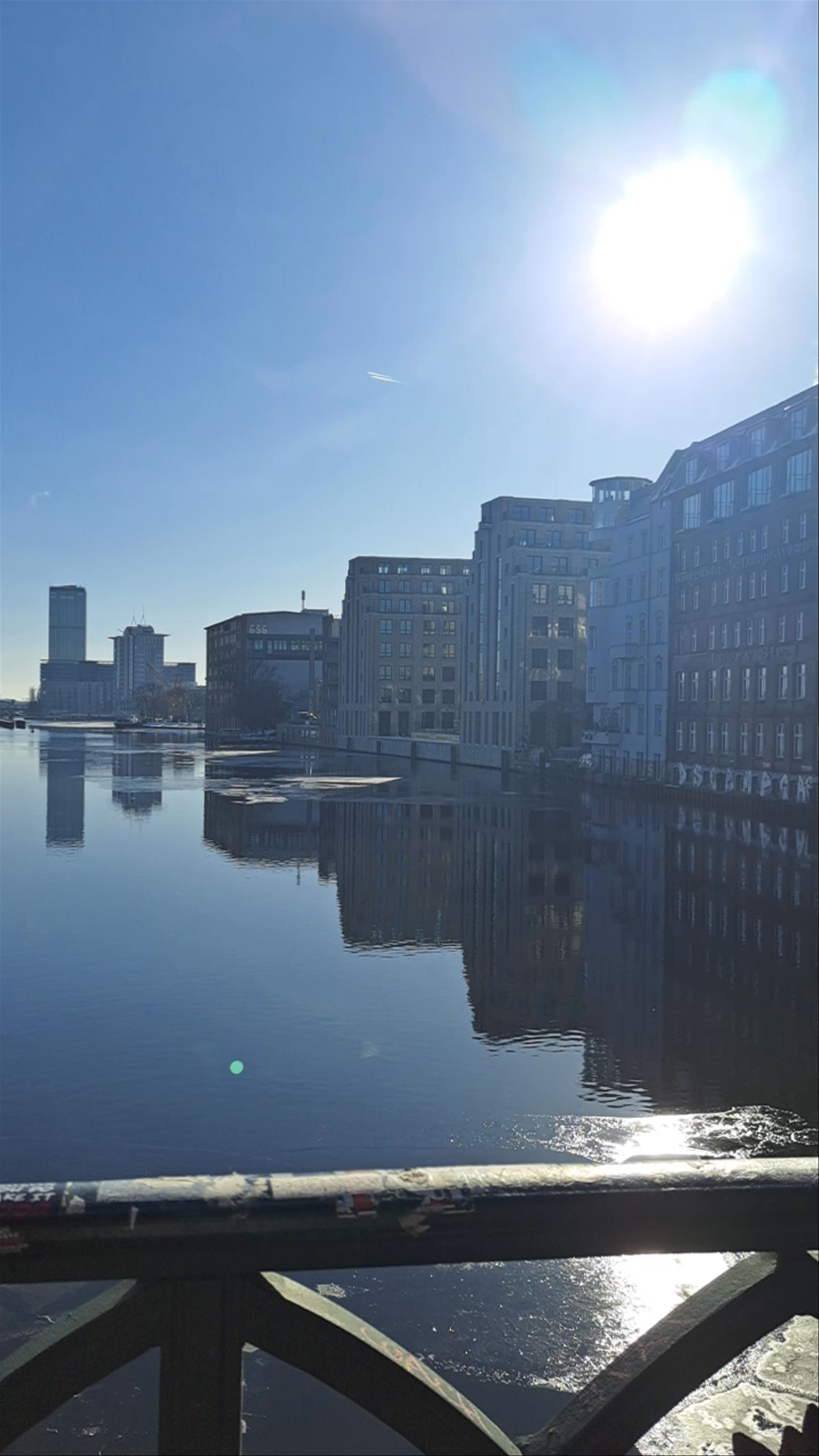 Oberbaum Bridge: Historic Icon and Scenic Waterfront in Berlin