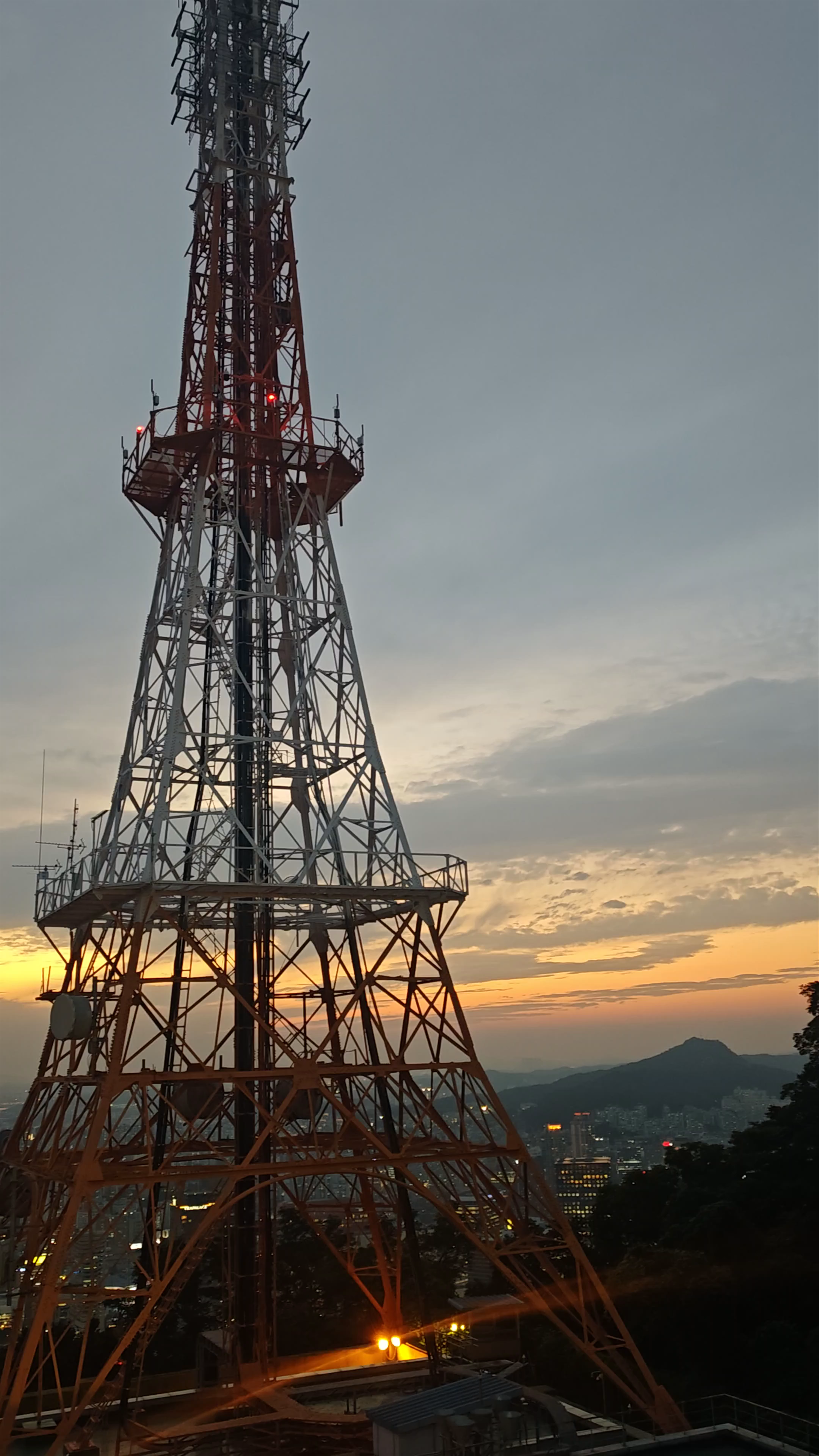 Namsan Octagonal Pavilion Park Observatory