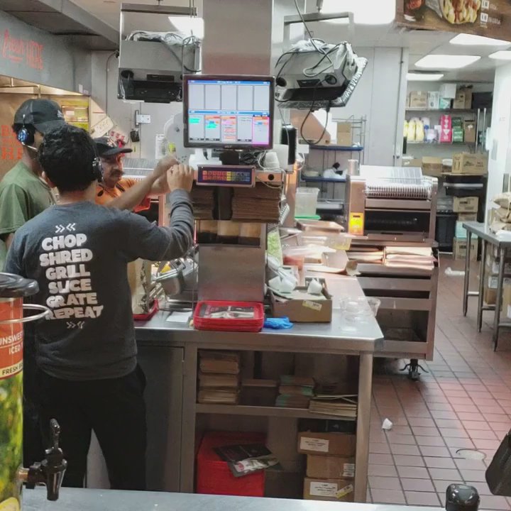 Del Taco - No manager on duty, people waiting over an hour while drive through is closed. A joke? - Mexican Near Me - Burbank, California