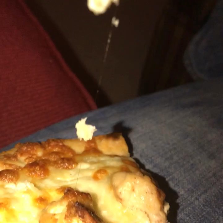 Pizza Vino - Their Chicken Alfredo pizza took awhile to get when I got it to go. Also found a pretty long hair half way through a slice, yummy.. - Pizza Near Me - High Point, North Carolina