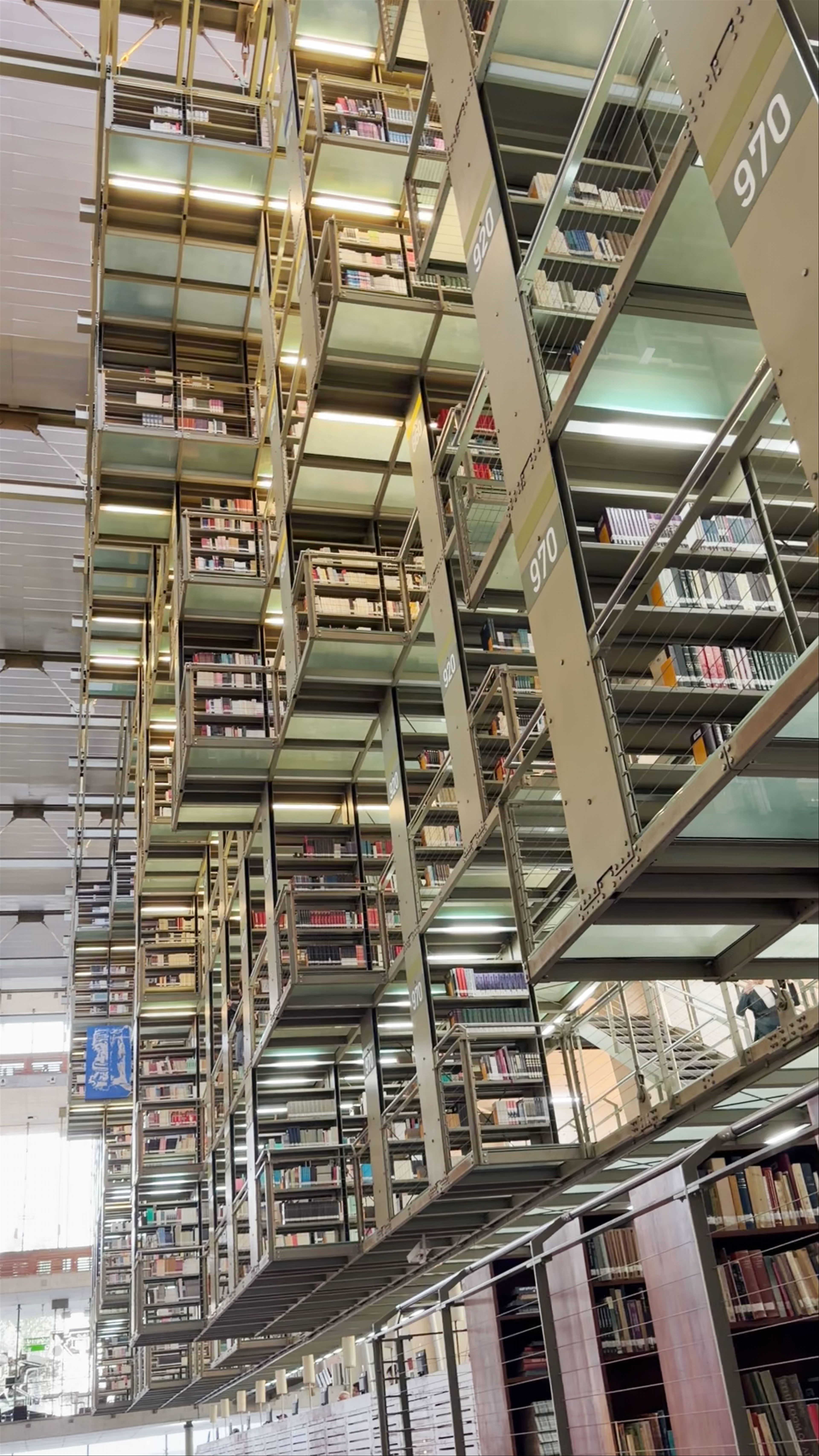 Biblioteca Vasconcelos: A Modern Architectural Marvel in Mexico City
