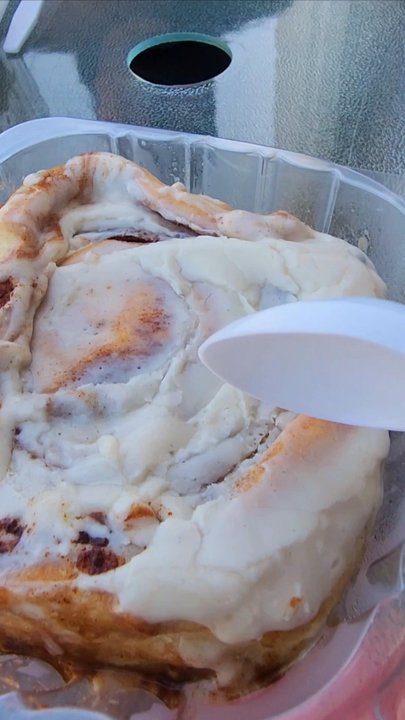 Oralias Bakery - Cinnamon roll - Bakeries Near Me - Oxnard, California