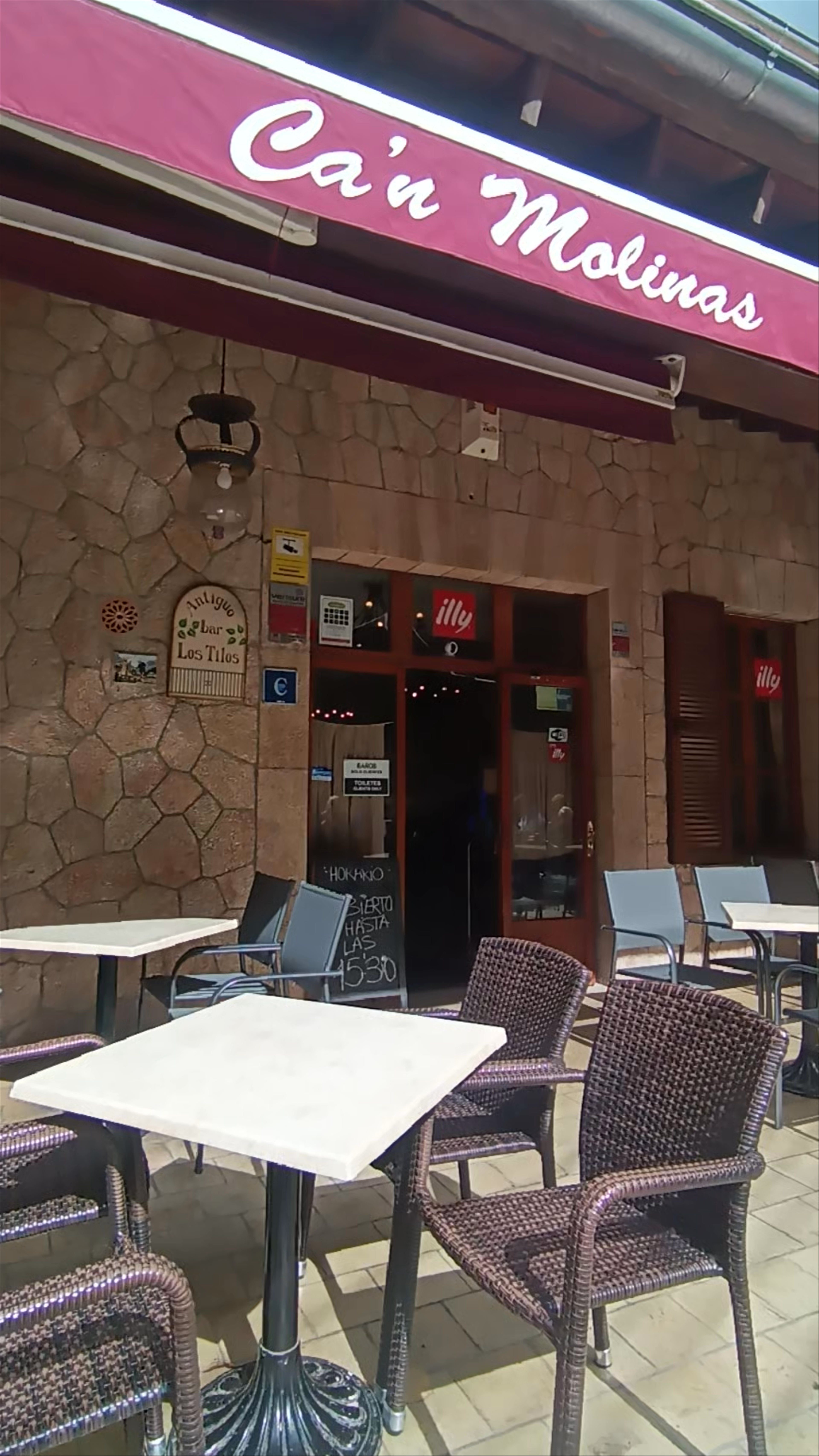 Plaça Cartoixa Cafeteria Ca'n Molinas (Antic Bar Es Til·lers)