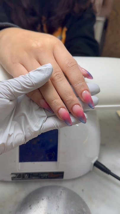 Nail Tech 8 - Nail Salons Near Me - Chicago, Illinois