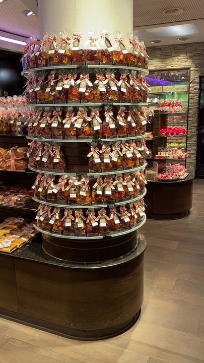 Bachmann - Bachmann Luzern Bahnhof location - Bakeries Near Me - Luzern, LU