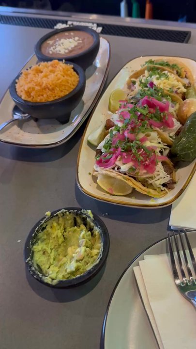 Americanos - 6 taco platter - Cocktail Bars Near Me - Chicago, Illinois