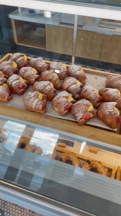 Paris Baguette - vid - Bakeries Near Me - Paramus, New Jersey
