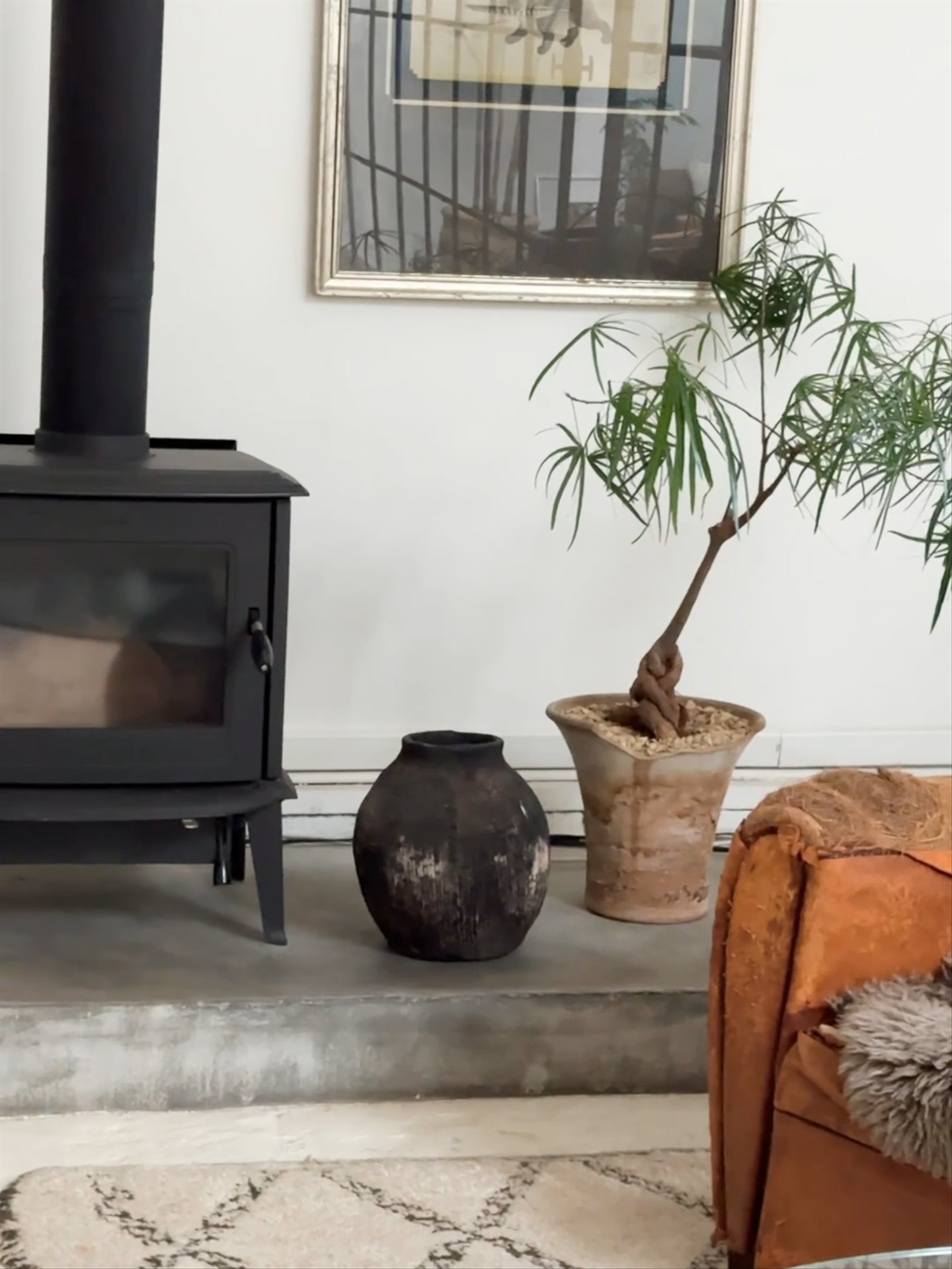 Gafsa Black Ridged Pot