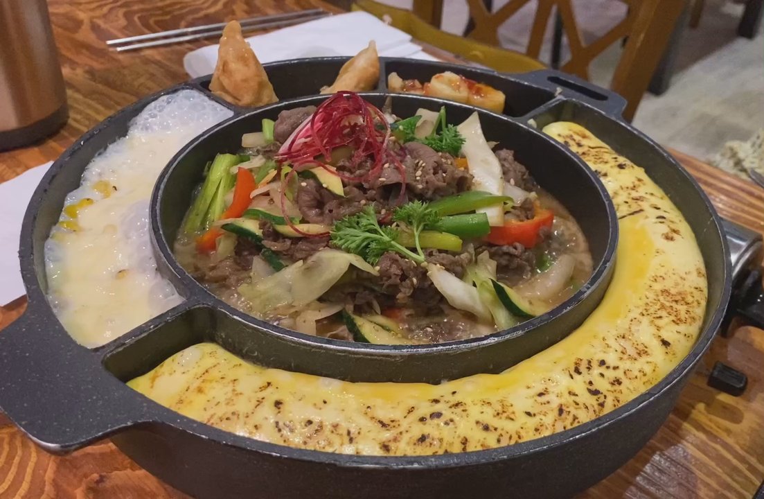 De Chou - Hot Plate : Bulgogi with chef's special add on - Korean Near Me - Scarborough, Ontario