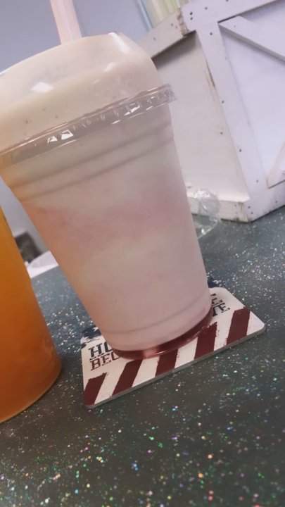 Innovate Nutrition - Cake and berries lava shake with a lemon lavender tea on the side - Juice Bars & Smoothies Near Me - Santa Fe, Texas