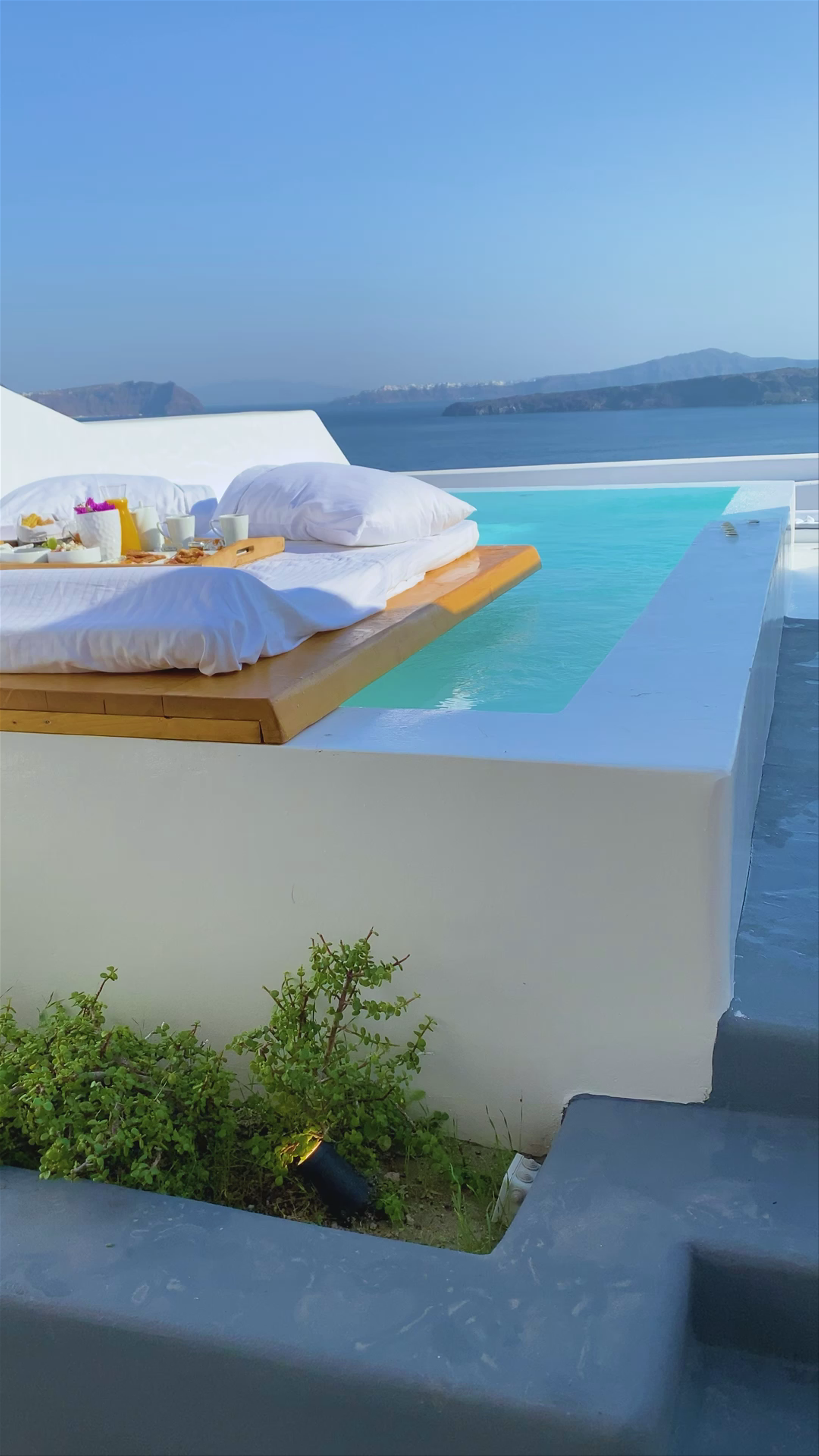 Phōs Boutique Luxury Hotel & Villas: Serene Morning Escape in Akrotiri, Santorini