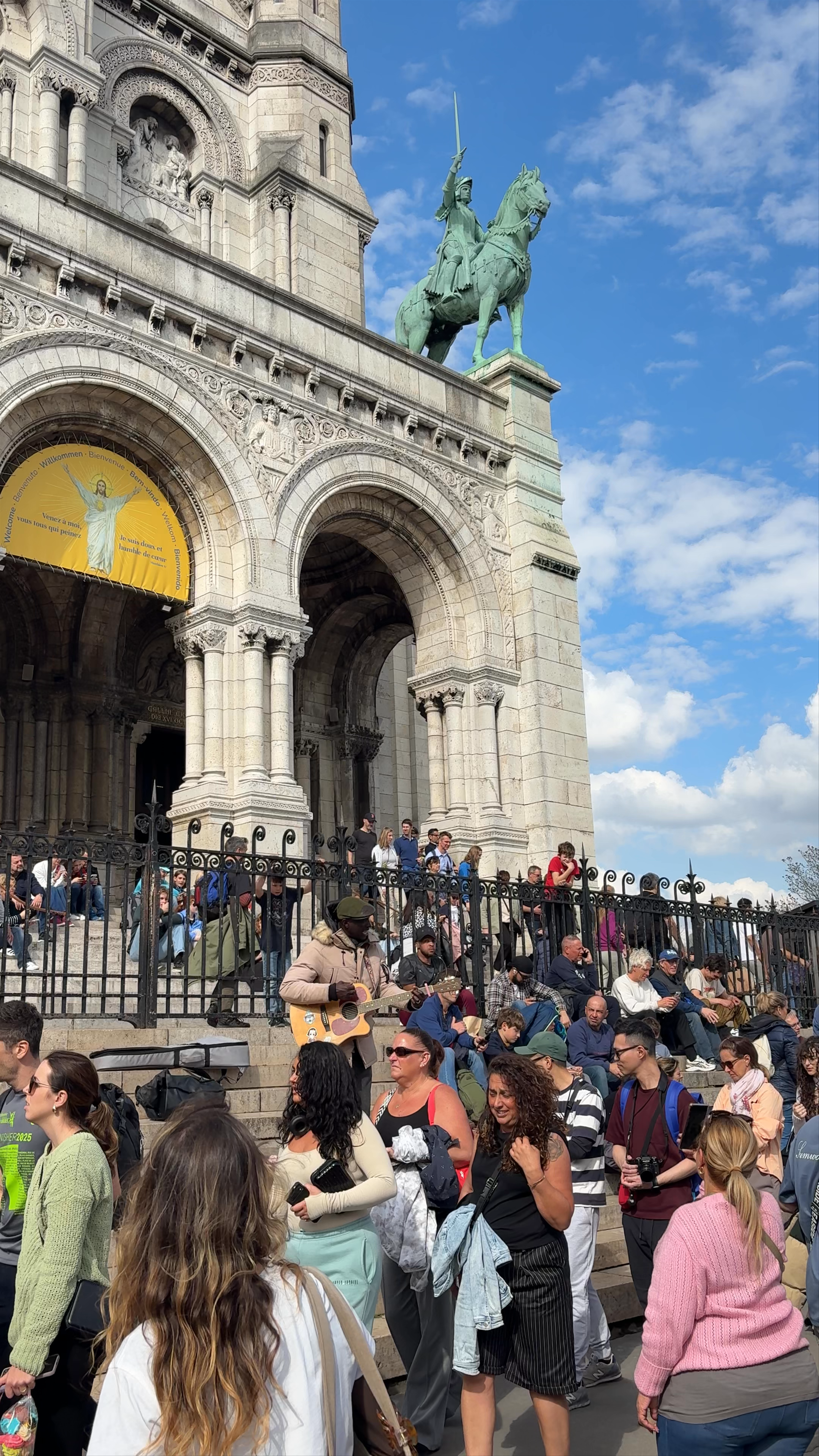 Vibrant Afternoon at Sacré-Cœur Basilica in Paris