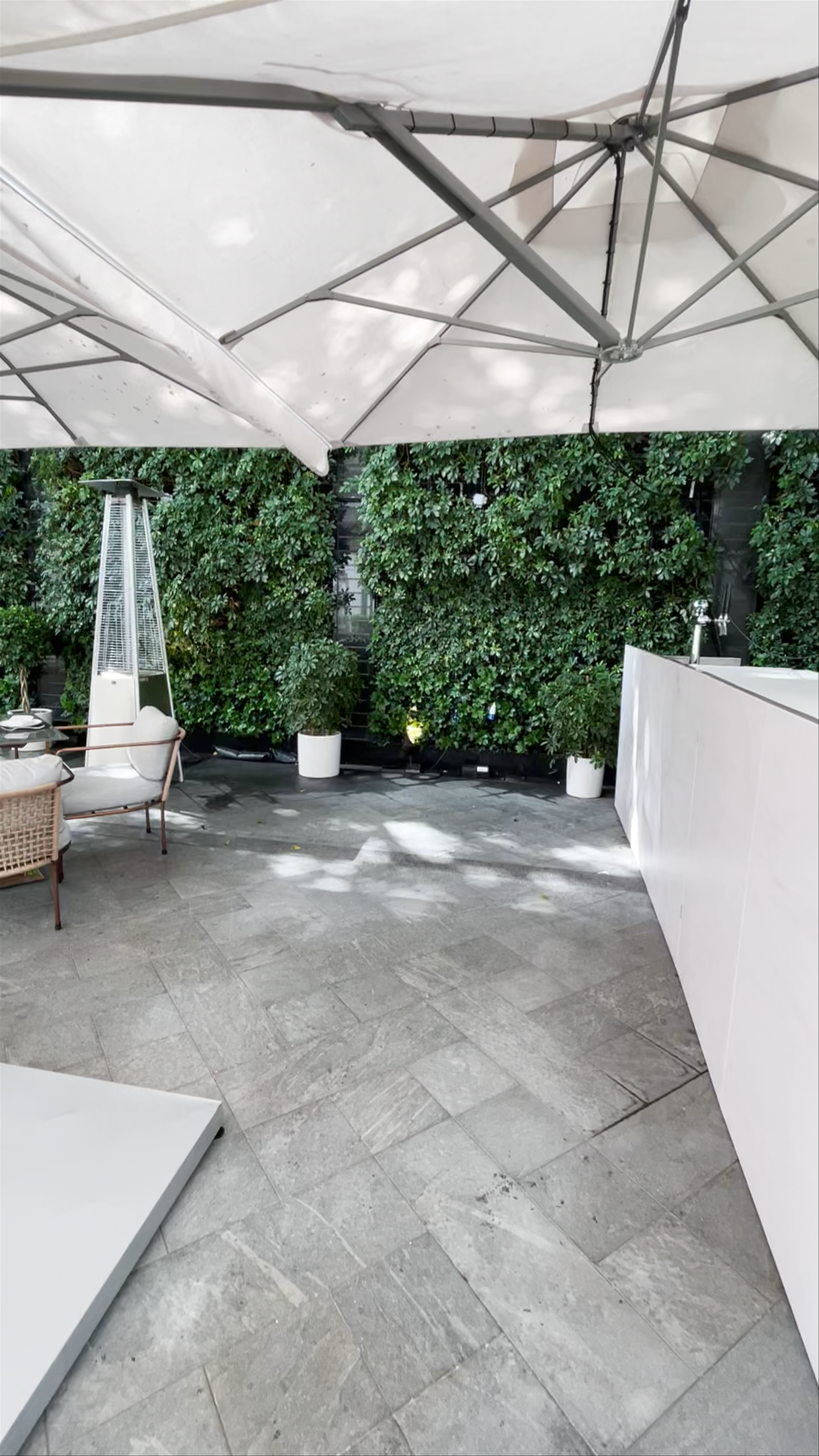 Murray Garden Lounge