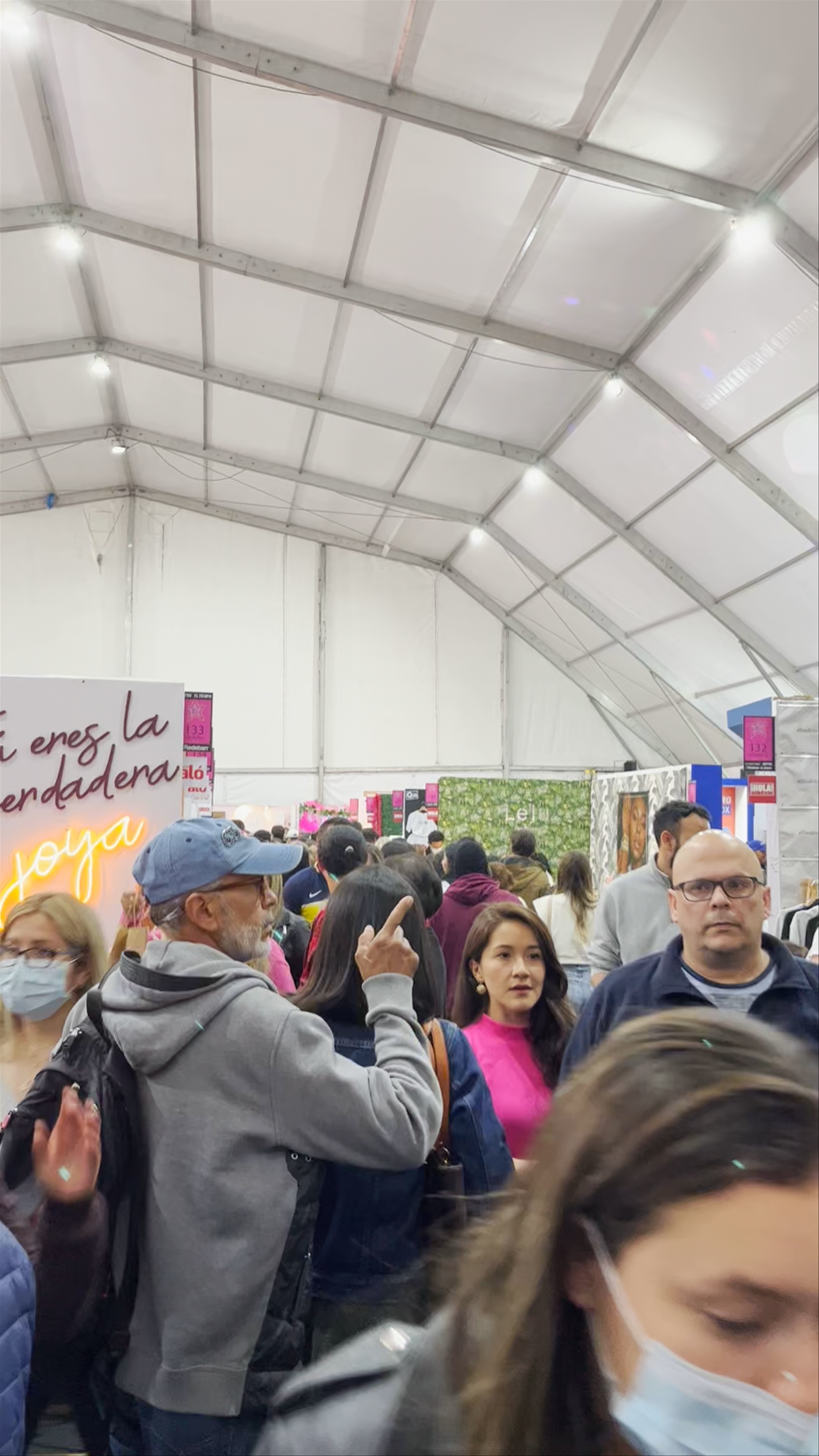 Vibrant Crowd at Centro Comercial Paseo San Rafael, Bogotá
