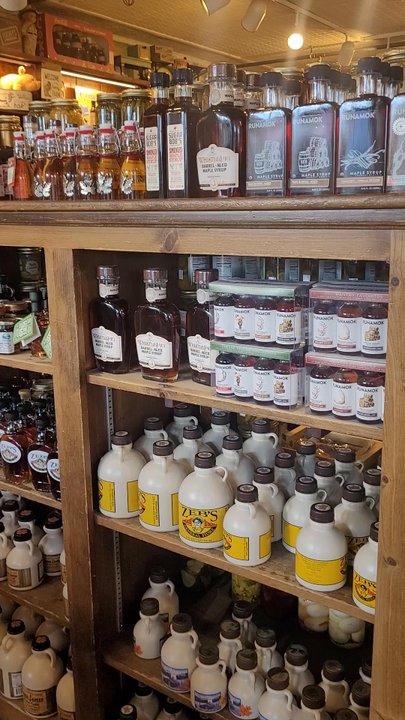 Zeb's General Store - Grocery Near Me - North Conway, New Hampshire