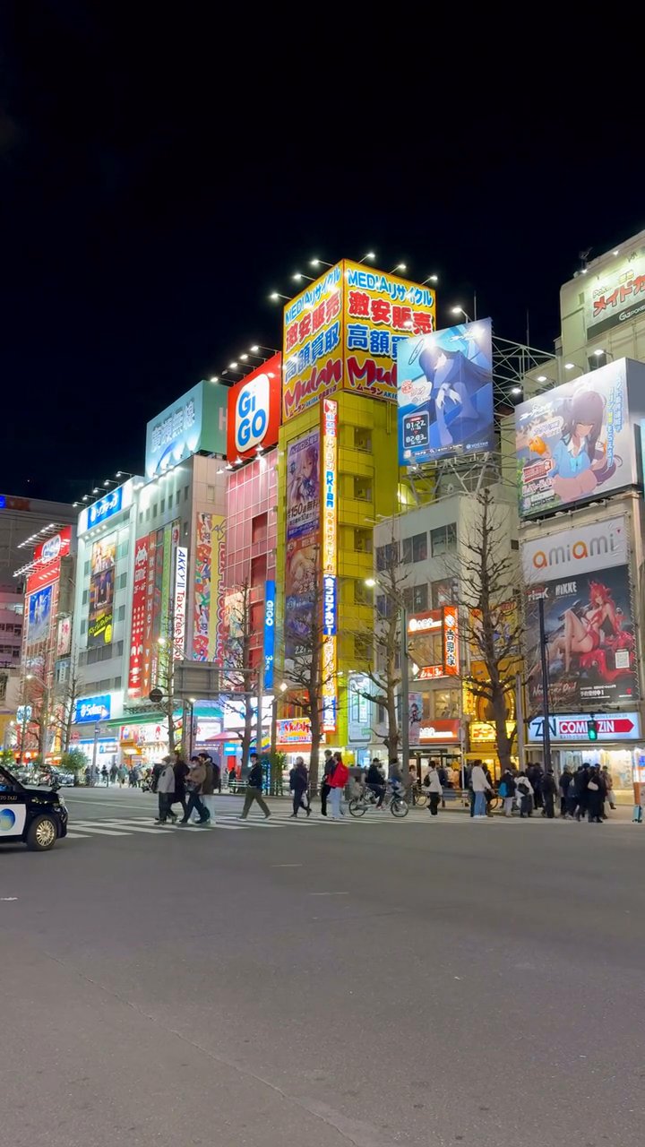 next city break
📍 Tokyo
🎥 Nelemson G · Pexels
#travel #city #citybreak #skyline #wanderlust