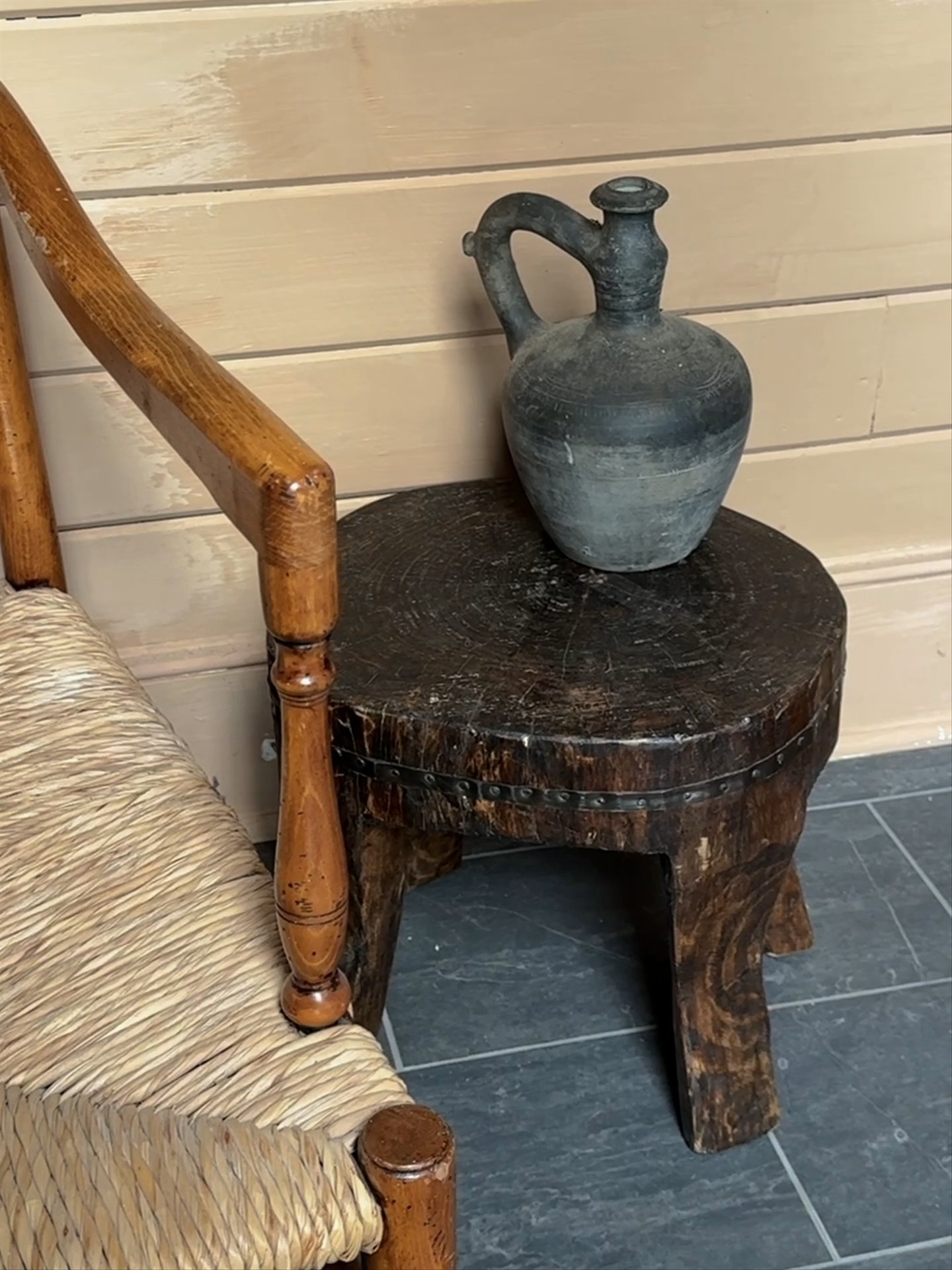 Dark Naga Stool