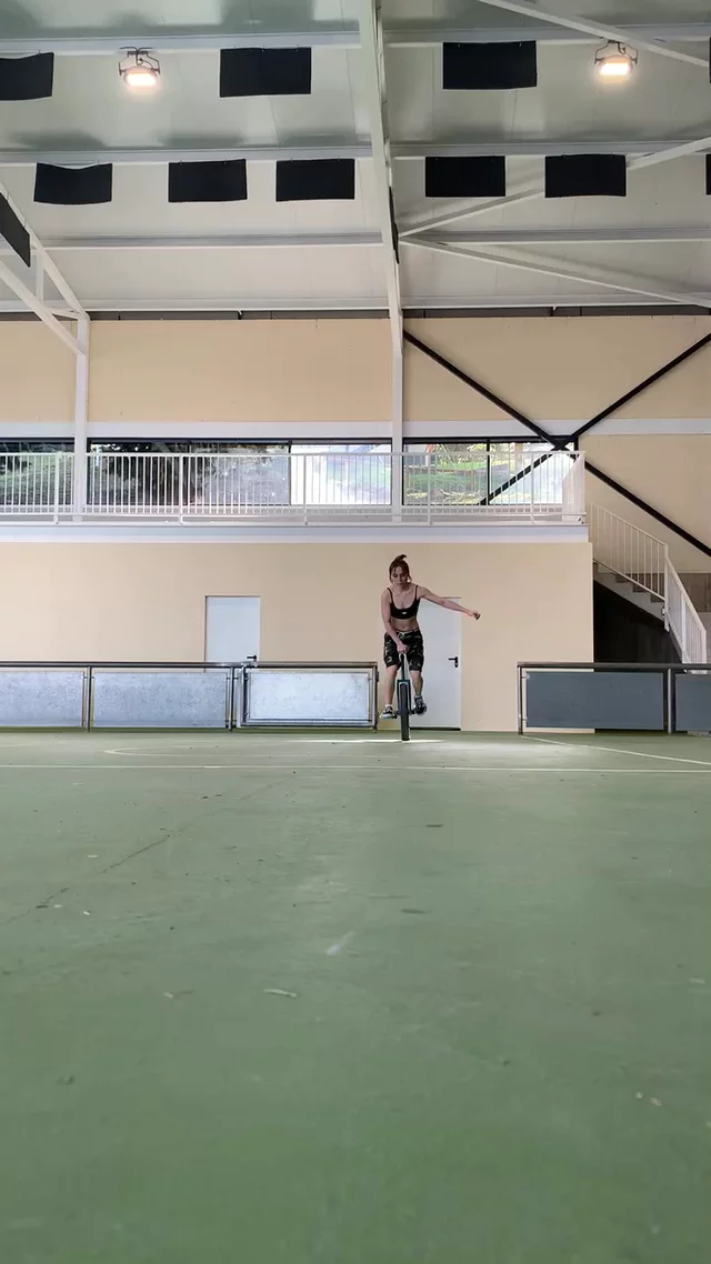riu set: Stand up wheel walk