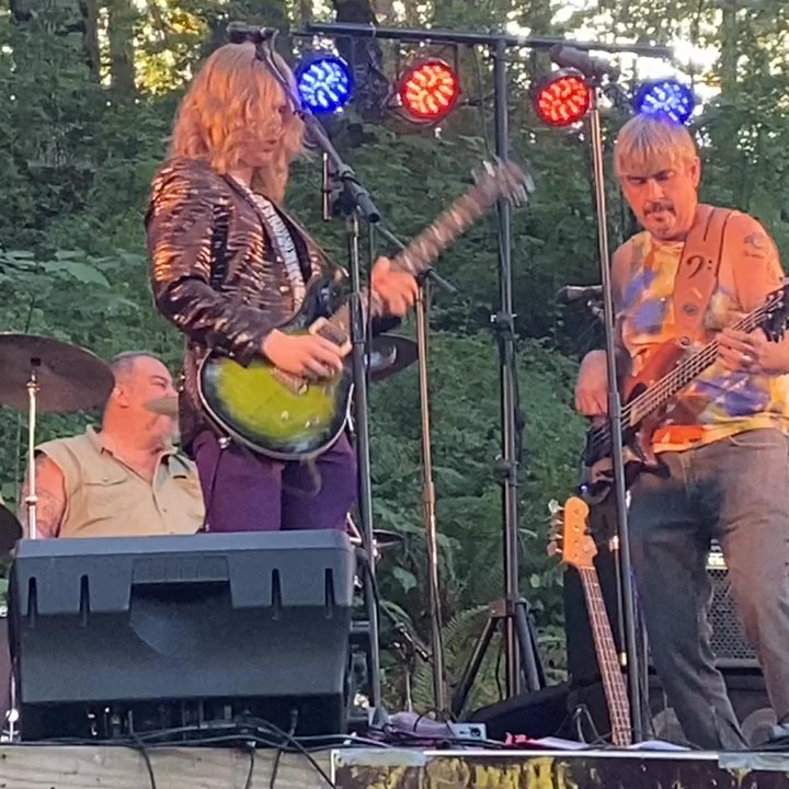 Hudak House - Andrew Matthew's shredding some out! - Wineries Near Me - Salem, Oregon