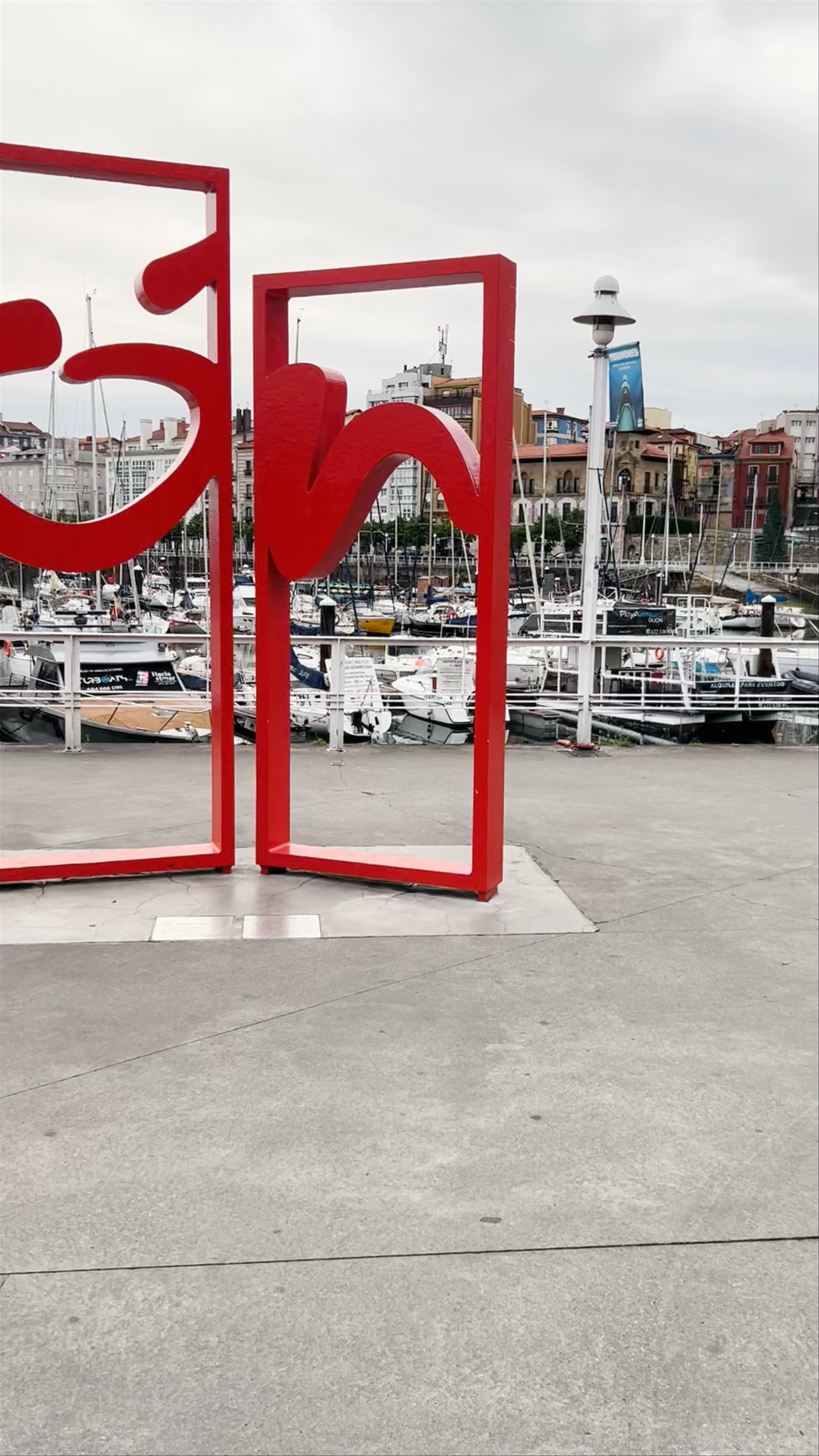 Letronas rojas Gijón