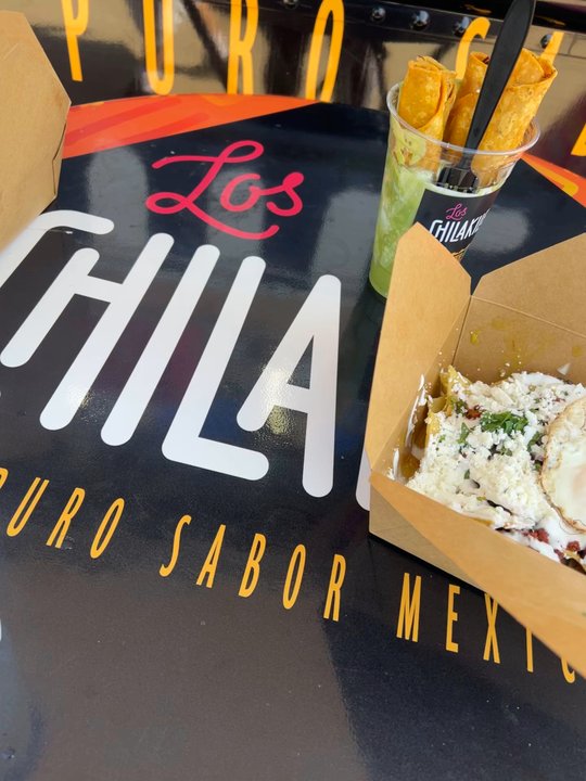 Los Chilakiles - Food Trucks Near Me - Sylmar, California