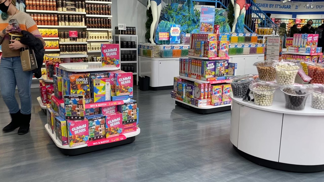 IT'SUGAR - Candy Stores Near Me - East Rutherford, New Jersey