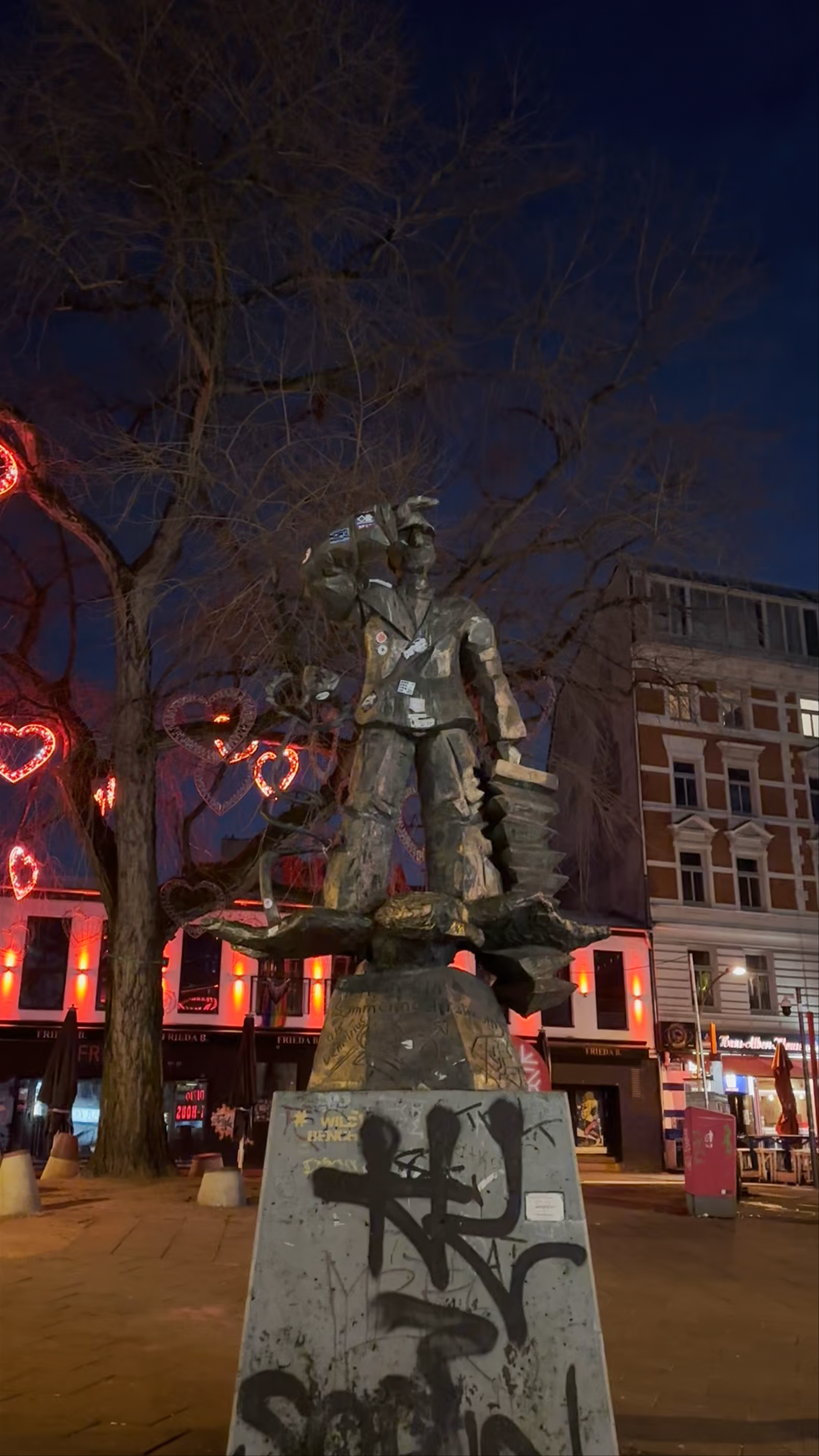 Hans-Albers-Platz at Night: Heartbeat of Hamburg’s St. Pauli District