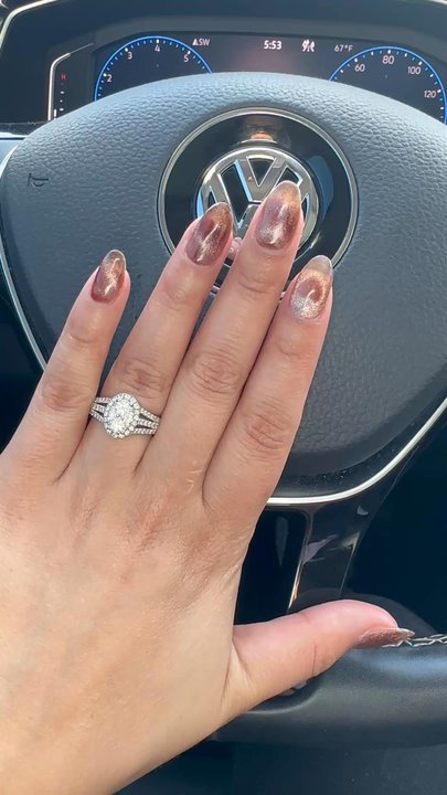 Unique Nail Bar - Sassy cat eye nails - Nail Salons Near Me - Oceanside, California