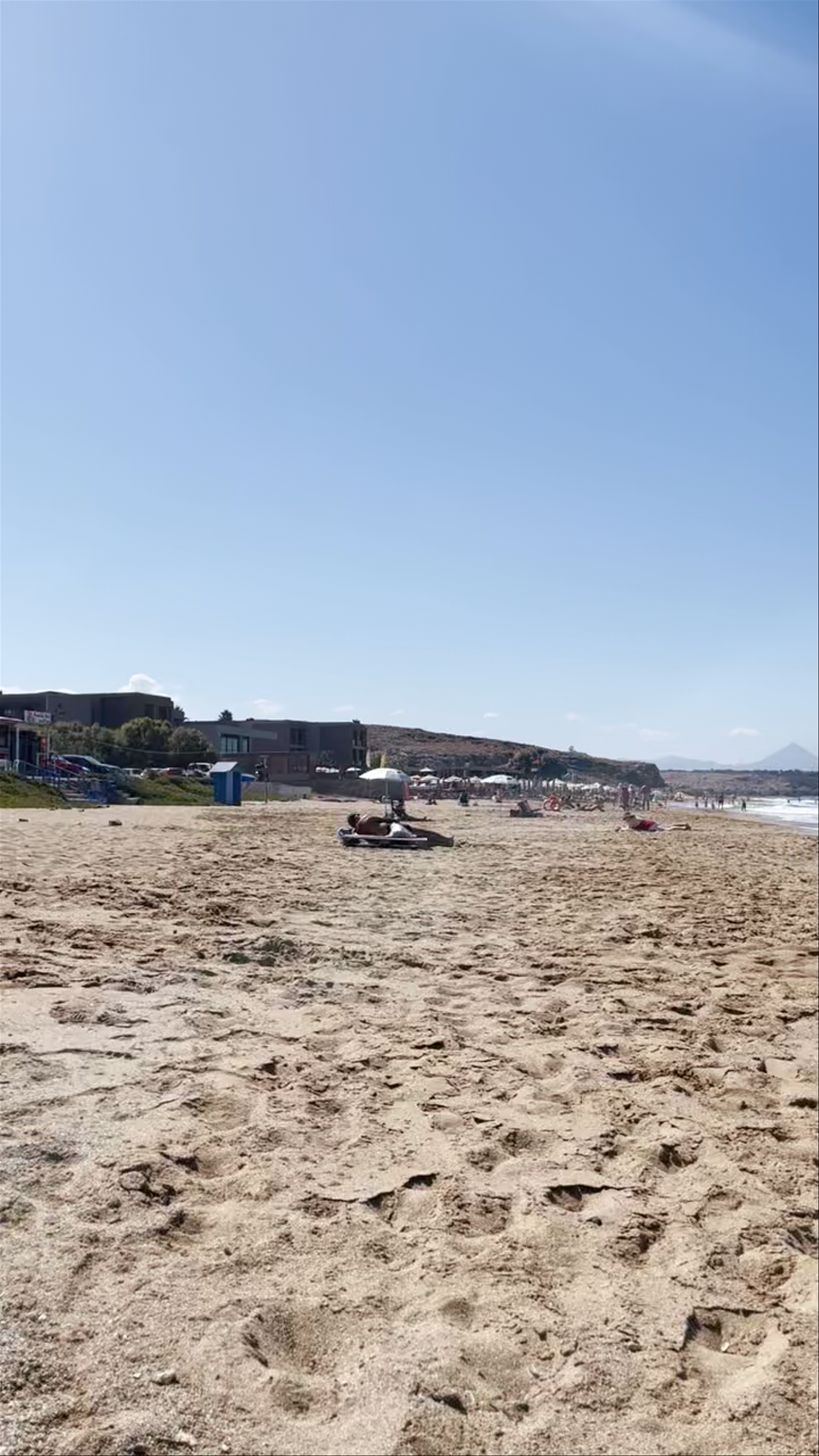 Karteros Beach: Sunny Serenity on Crete’s Coastline