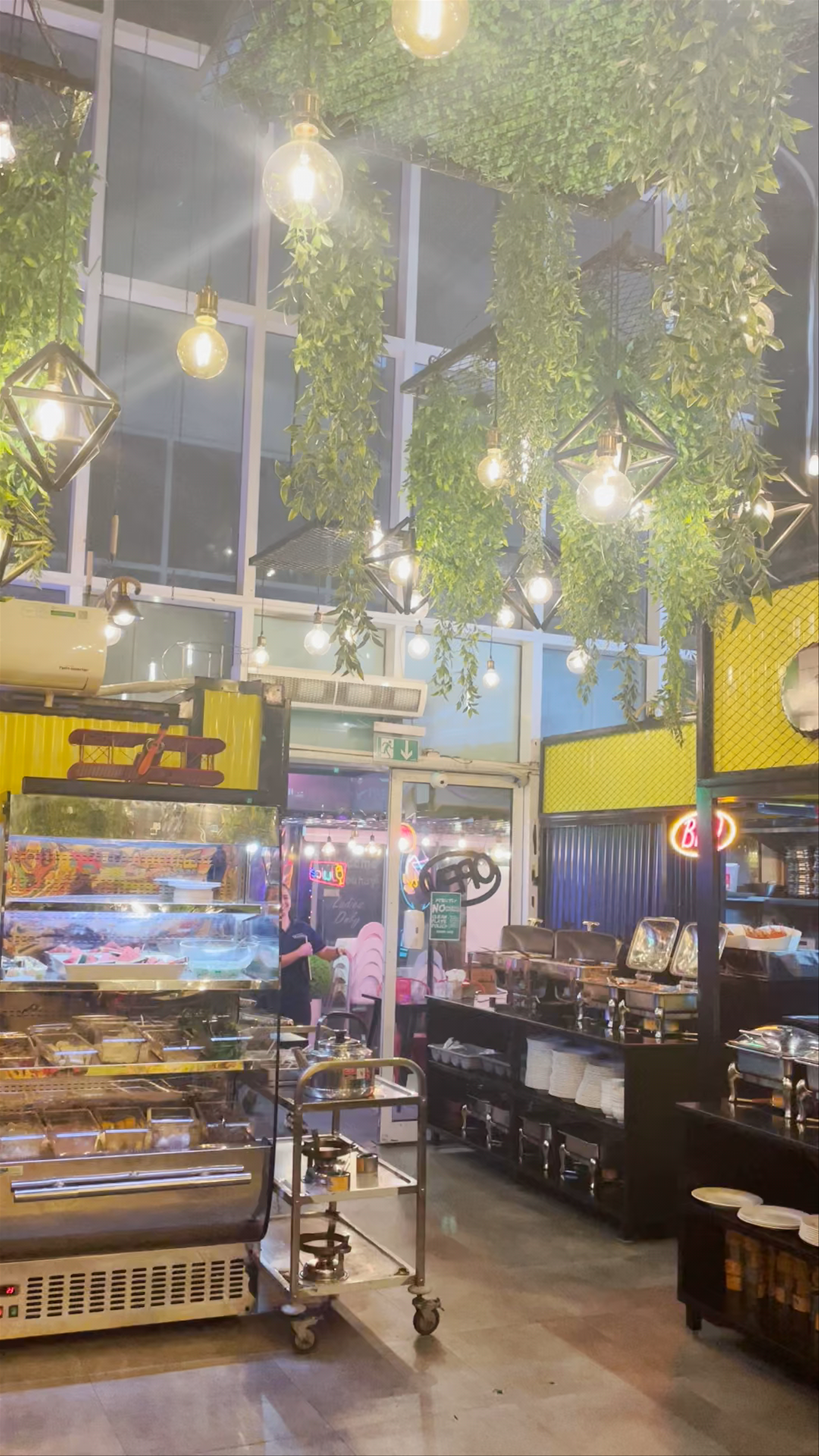 La Mesa Restaurant & Cafe - Dubai - United Arab Emirates