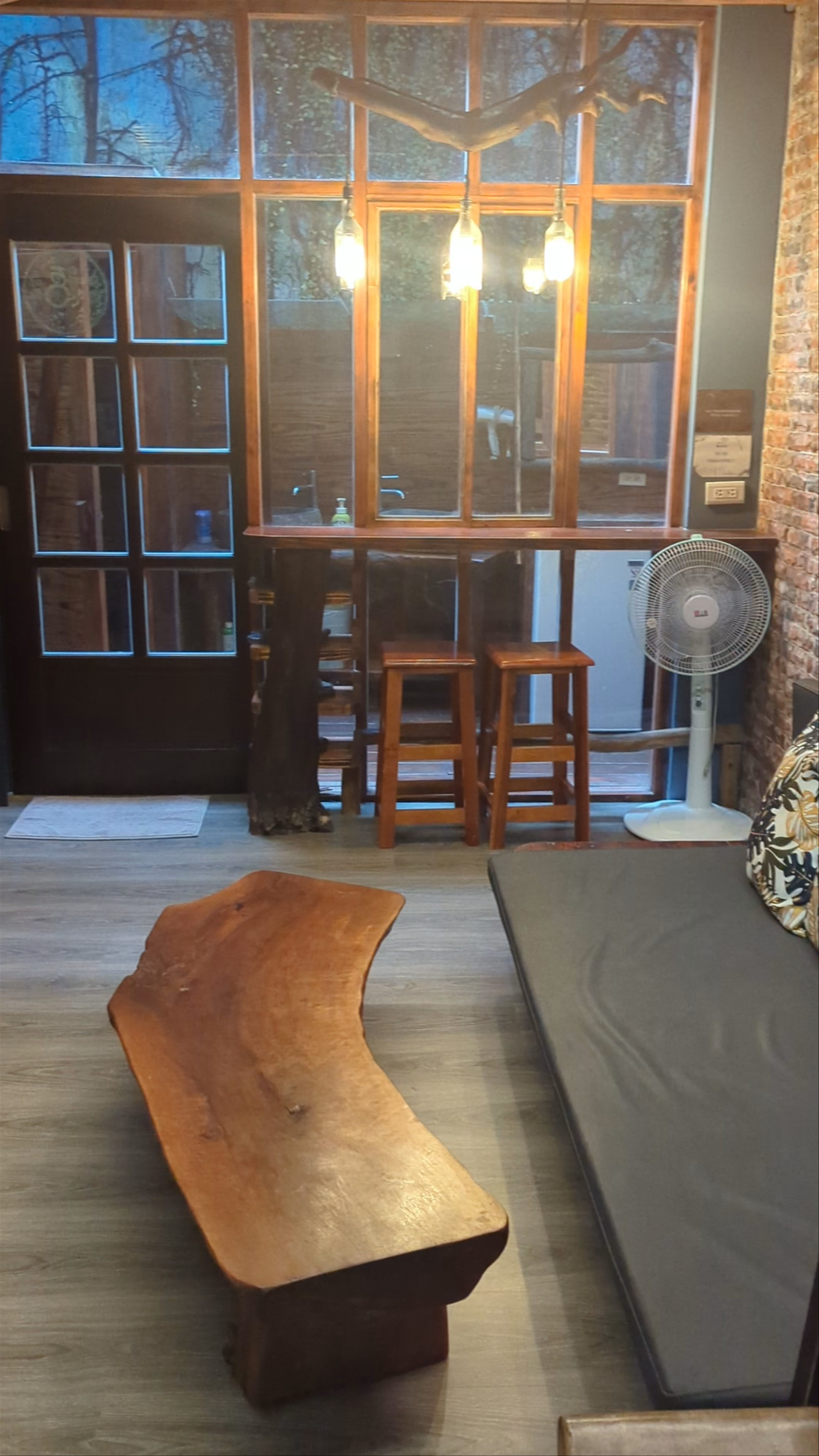 Yue Lake Backpackers