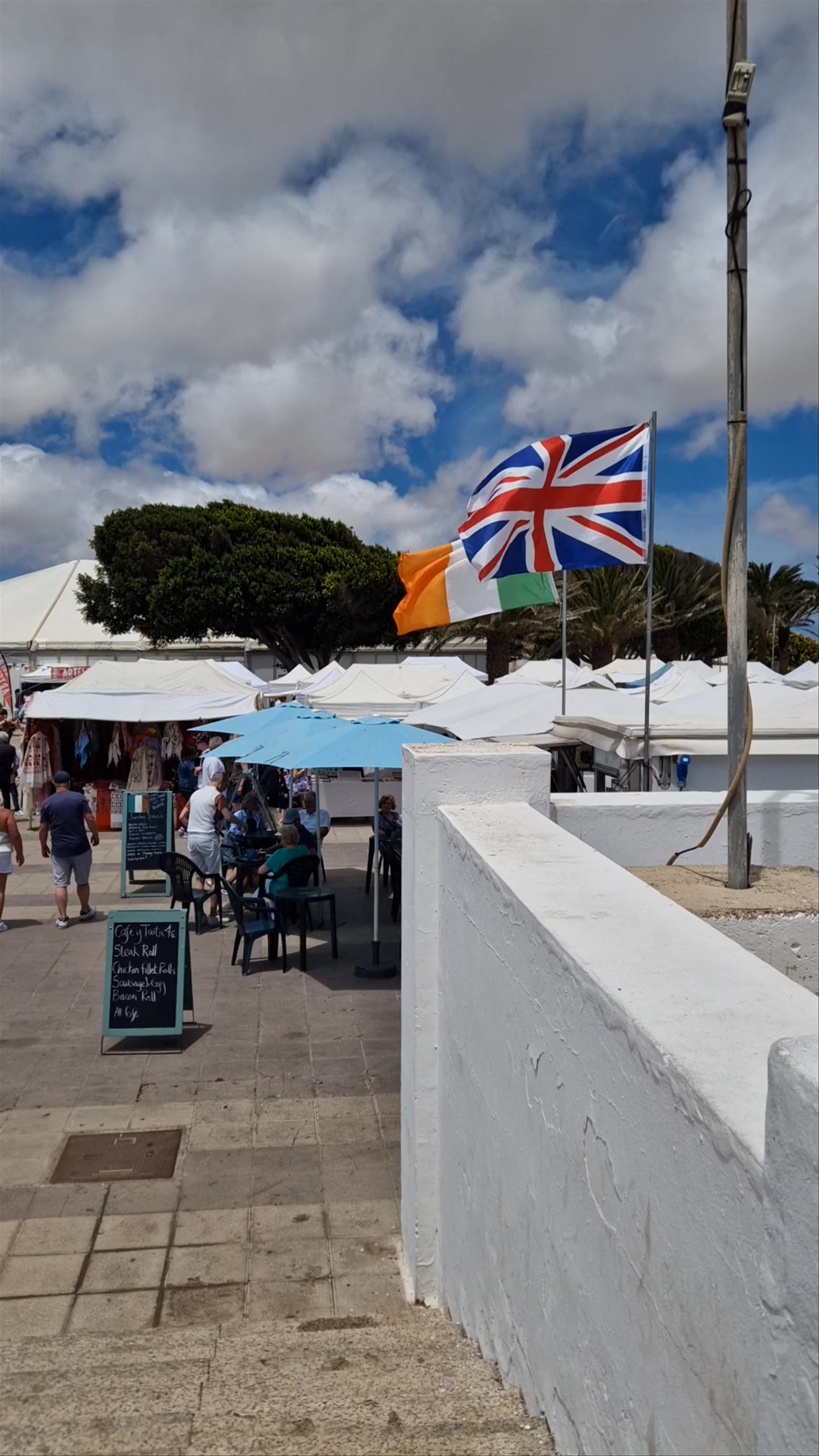 Teguise Market: Vibrant Canarian Culture on Lanzarote