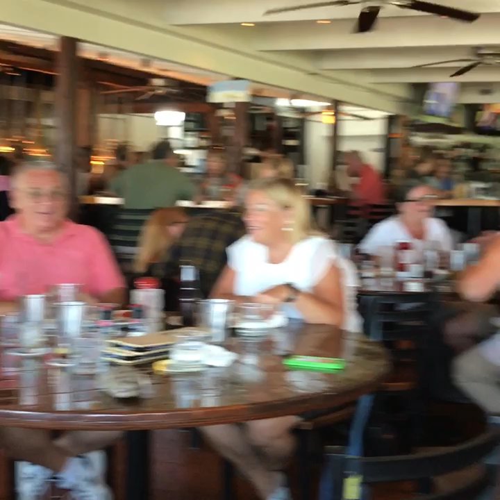 Pearl Restaurant - Seafood Near Me - Wellfleet, Massachusetts