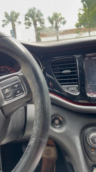 Aura Seaside - The people who live here are mf assholes. Come fix my car  cus u think a 110 pound white girl finna ransack ur house. - Apartments Near Me - Lantana, Florida