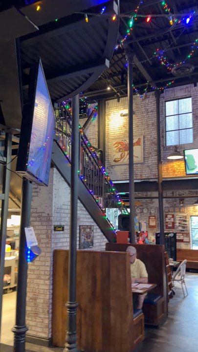 Mudbugs Cajun Kitchen - The Vibes On Mothers Day Evening is Fun and Inviting - Cajun/Creole Near Me - Sanibel, Florida