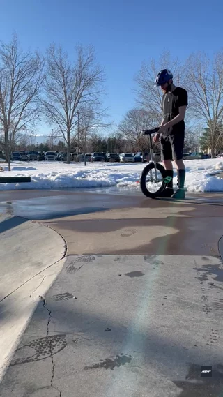 riu submission: Jump mount, 180 unispin