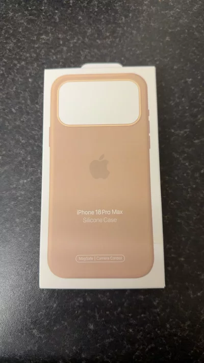 Apple iPhone 18 Pro Max Silicone Case -MagSafe -vanilla colour imagen 1