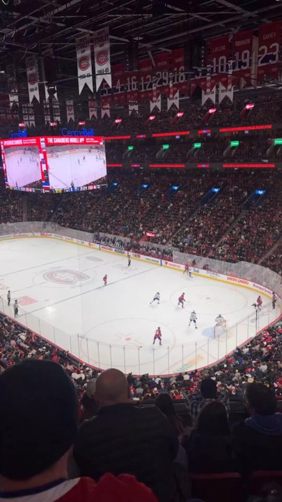 Centre Bell - Canadiens cheering - Stadiums & Arenas Near Me - Montreal, Quebec