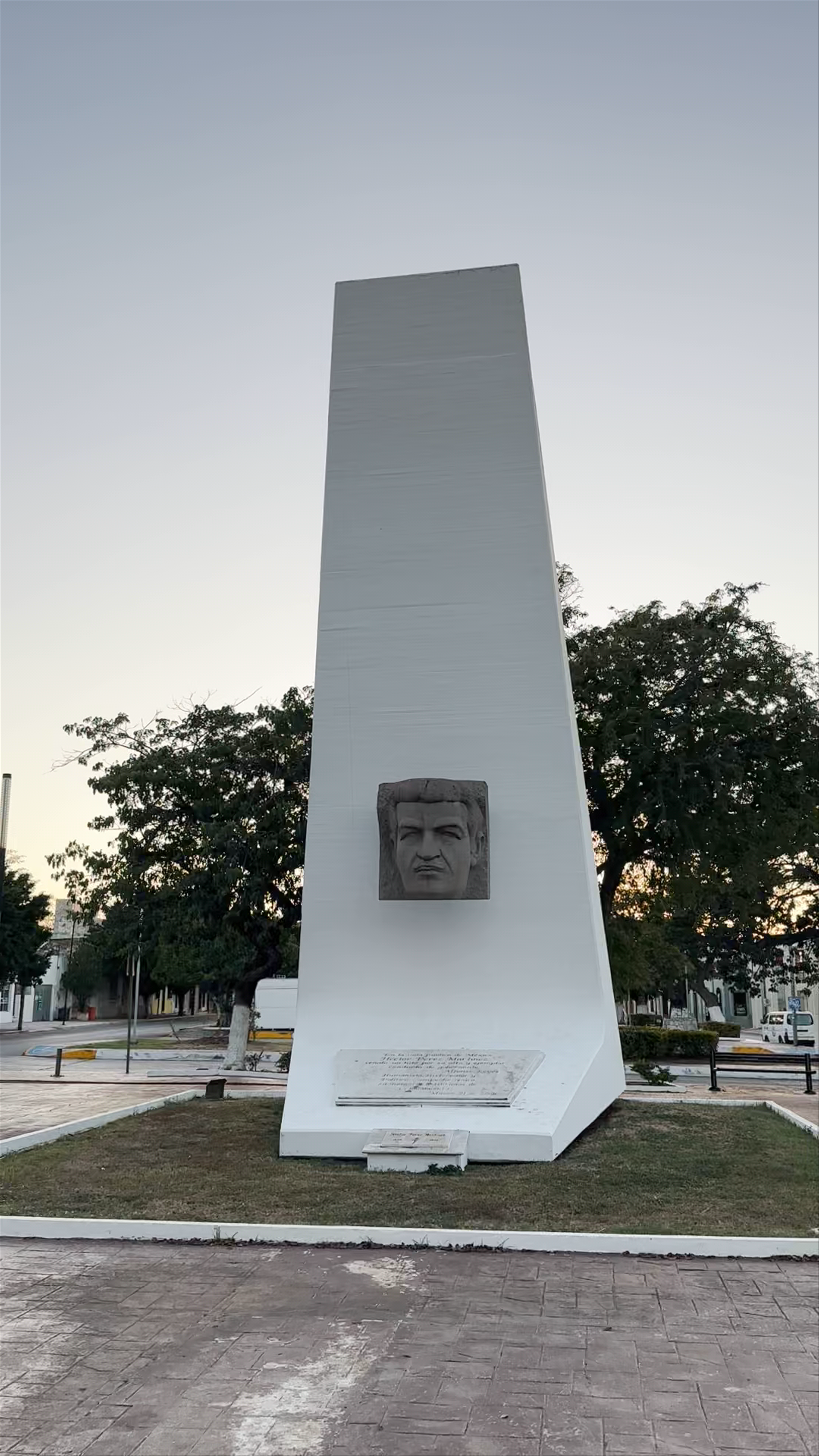 Monumento a Don Héctor Pérez Martínez
