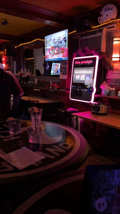 Route 92 - Sports Bars Near Me - San Mateo, California