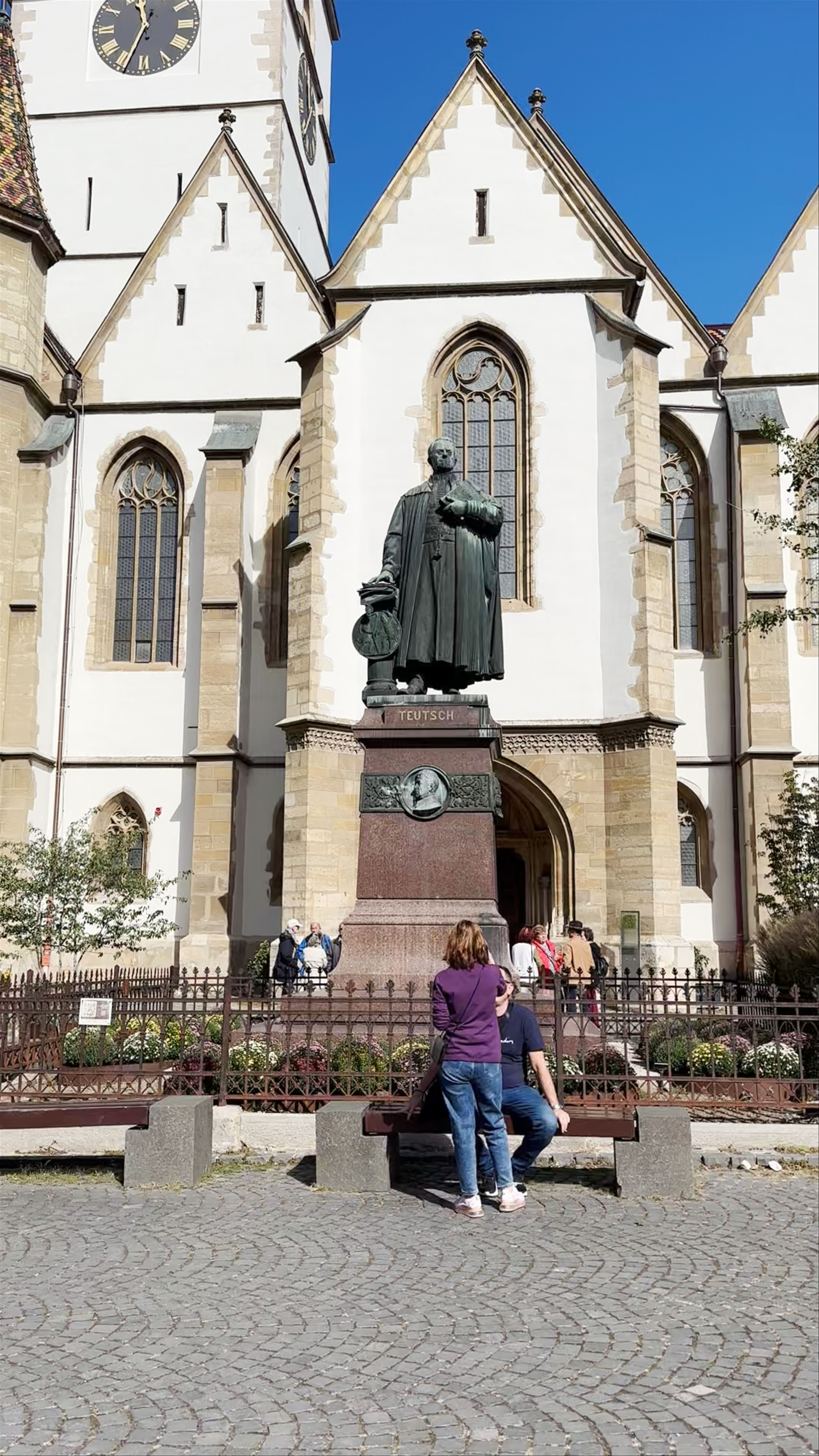 Statuia Episcopului Georg Daniel Teutsch