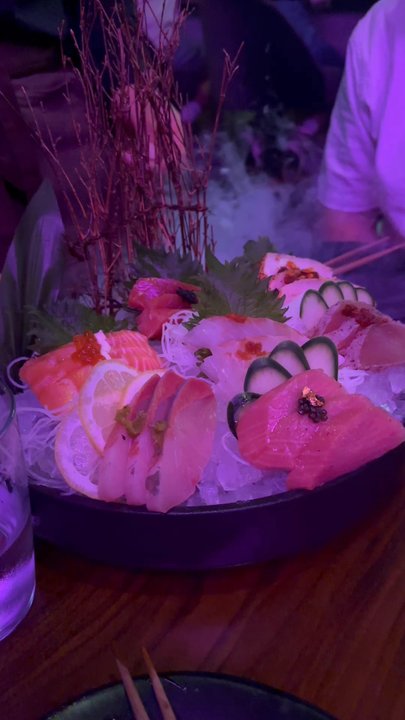 Dakara Sushi - Sashimi deluxe - Japanese Near Me - Whittier, California