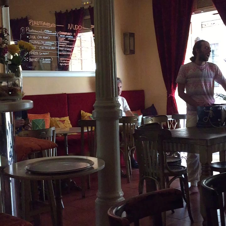 Gauranga - Guys playing Spiritual Indian music before lunch time - Vegetarian Near Me - Madrid, M
