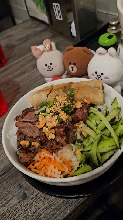 Saigon Eden - Pouring... - Vietnamese Near Me - San Gabriel, California