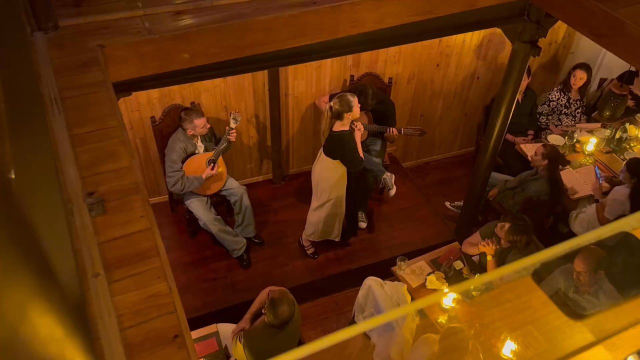 O Corrido - Casa de Fado - Video 1: Fado performance - Fado Houses Near Me - Lisbon, 11