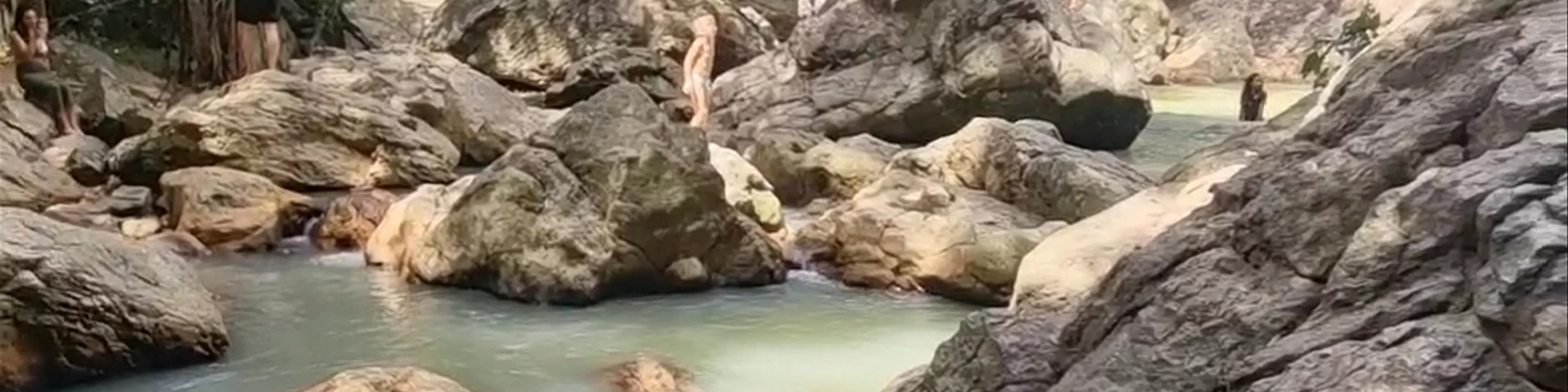 Na Mueang Waterfall