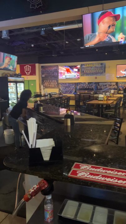 Beef 'O' Brady's - Video showing just how huge this place is - Sports Bars Near Me - Punta Gorda, Florida
